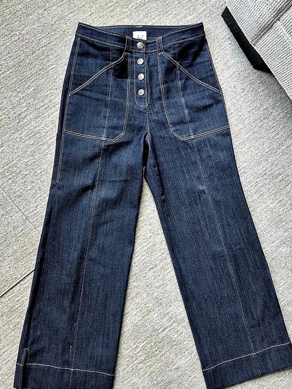 5y cinq a sept Bootcut Jeans in dark Blue Size 4 Like New